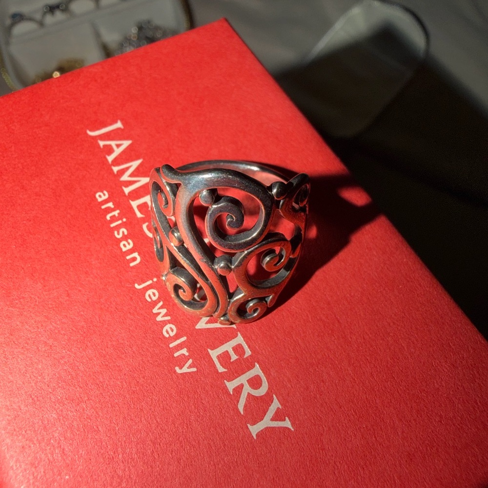 RETIRED James Avery open Sorrento ring size 6.5